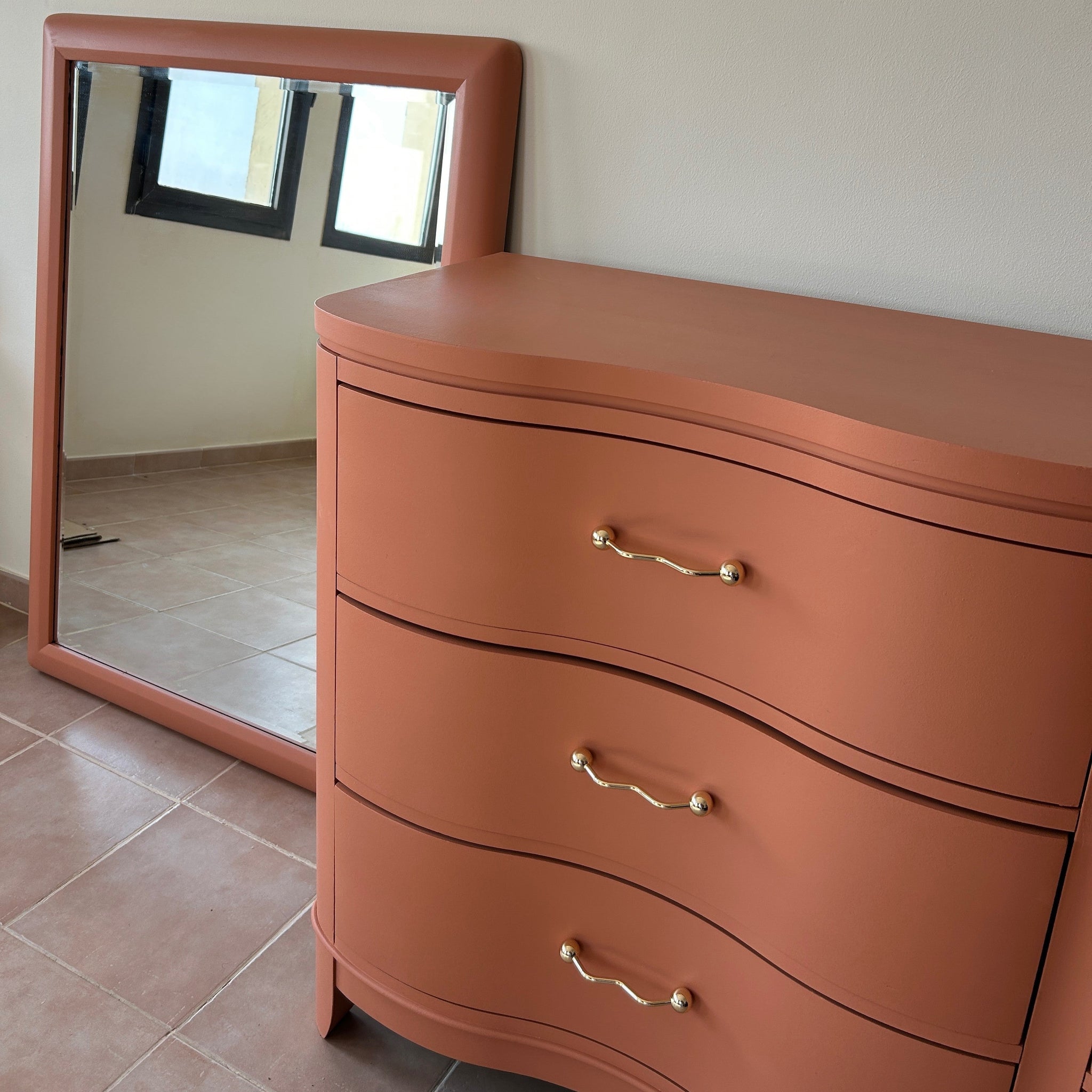 Newly Hand-Painted Art Deco Dresser & Mirror Set in Terracotta – RAKATE Newly Hand-Painted Art Deco Dresser & Mirror Set in Terracotta – RAKATE